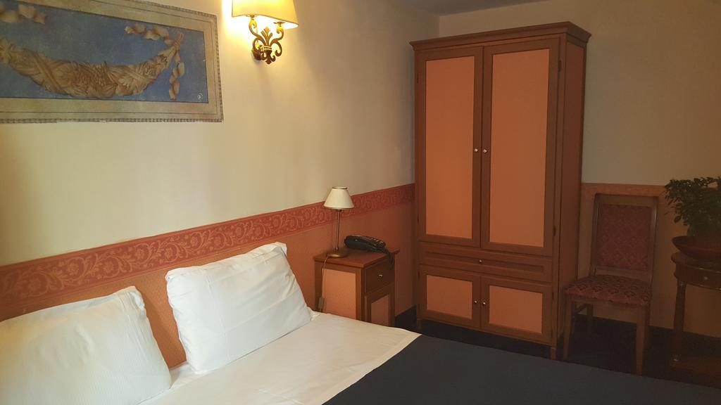 Triple Room,1209416530:JPEG