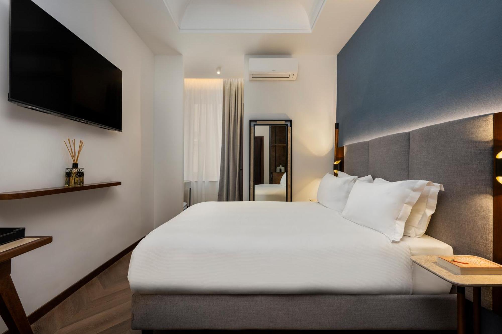 Habitación con cama grande