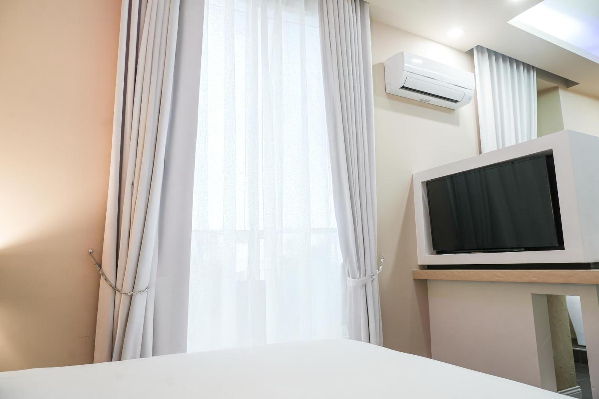 Deluxe King Suite