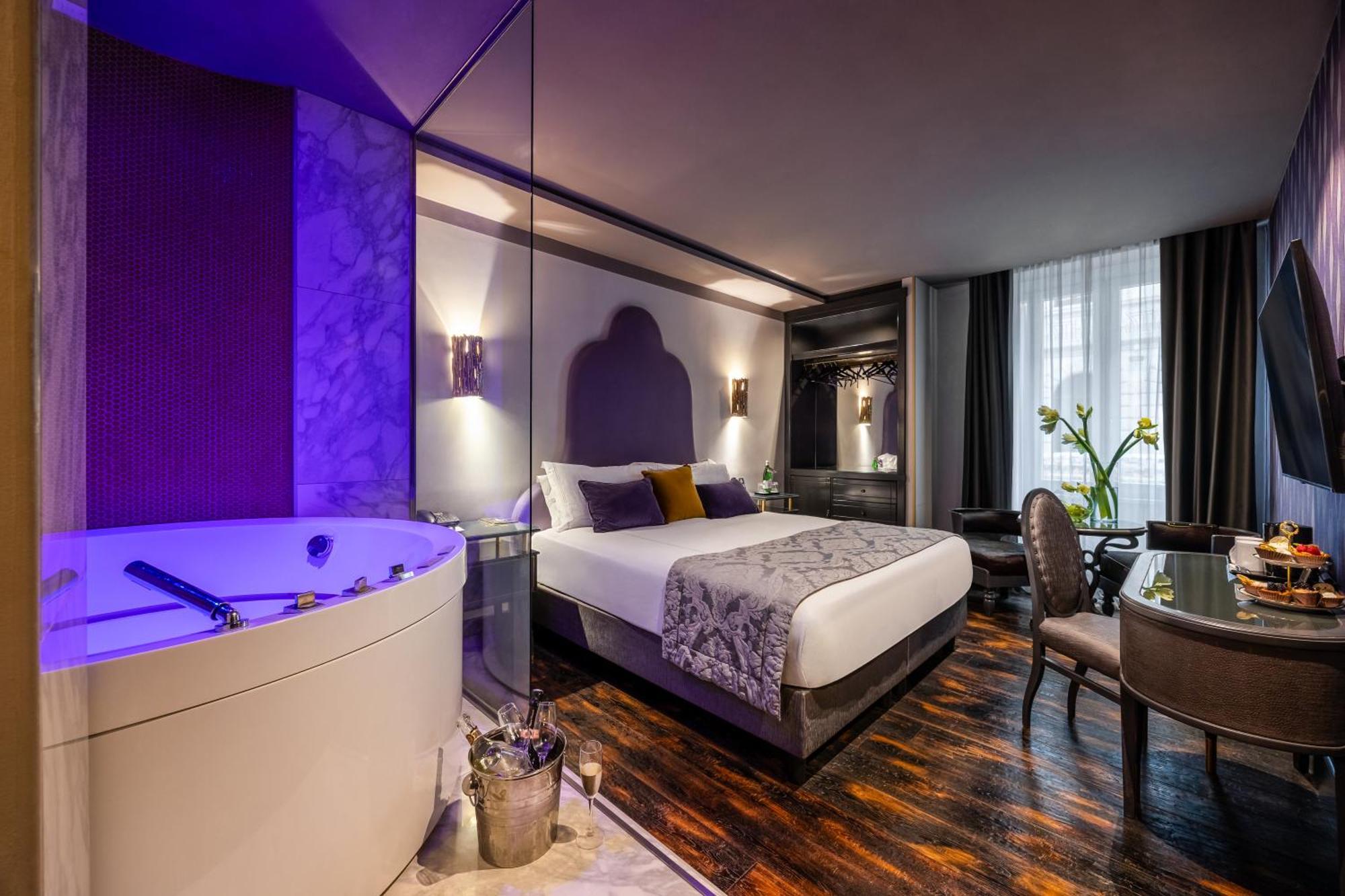 Quarto Deluxe com Cama de Casal ou 2 de Solteiro