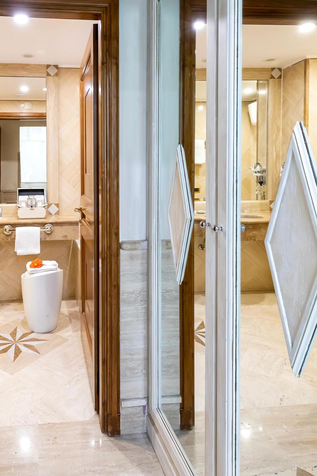 Junior Suite Piazza View