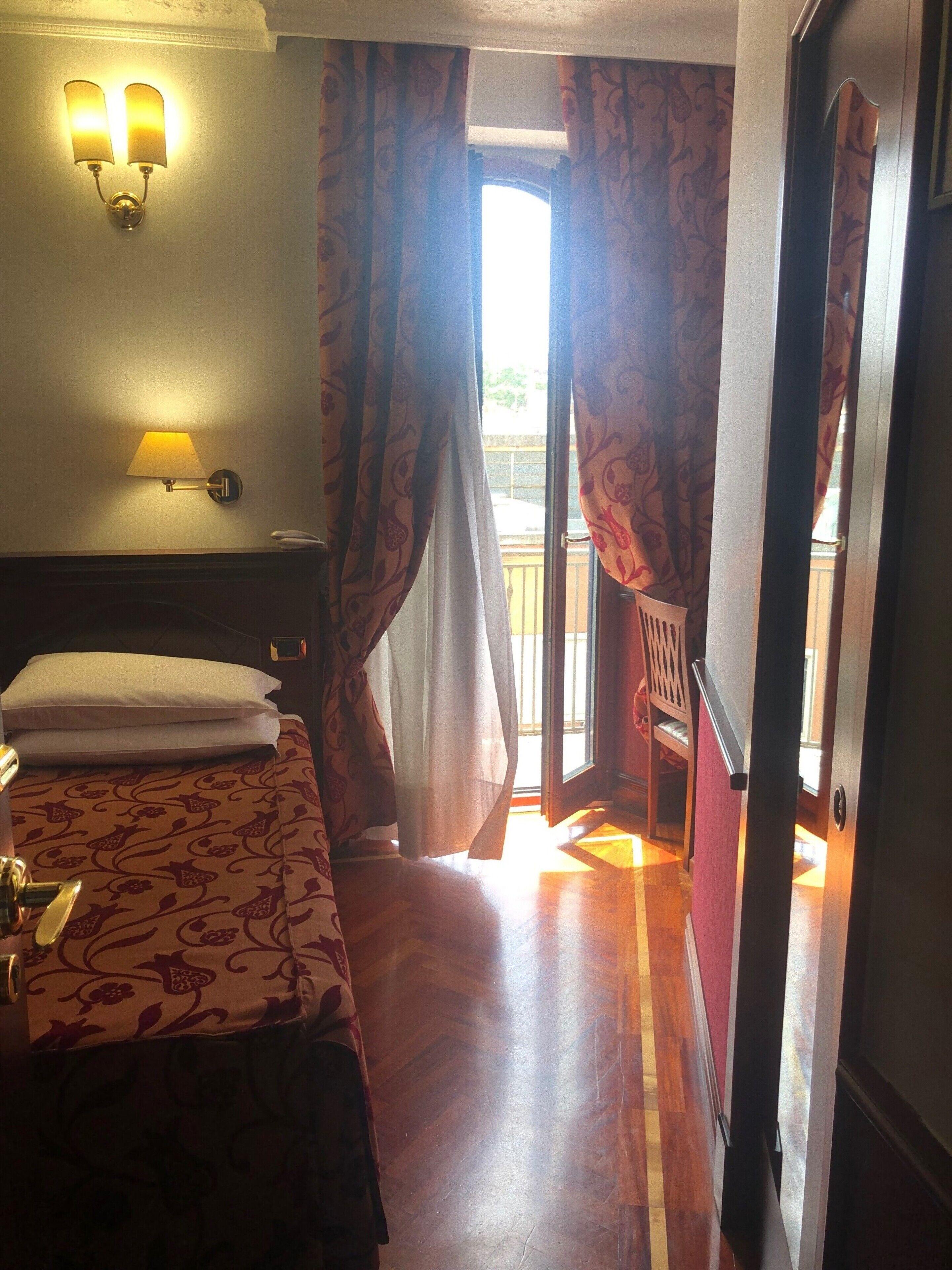 Standard Single Room,786252699:JPEG