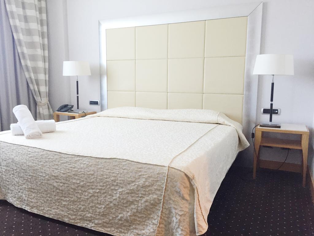 Classic Double or Twin Room,72872816:JPEG