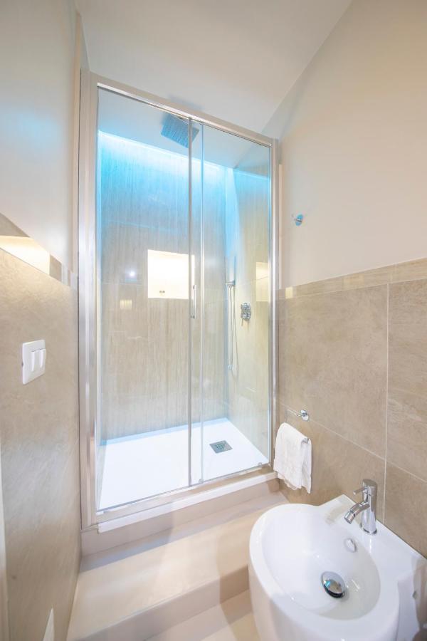 Standard Double Room,980747896:JPEG